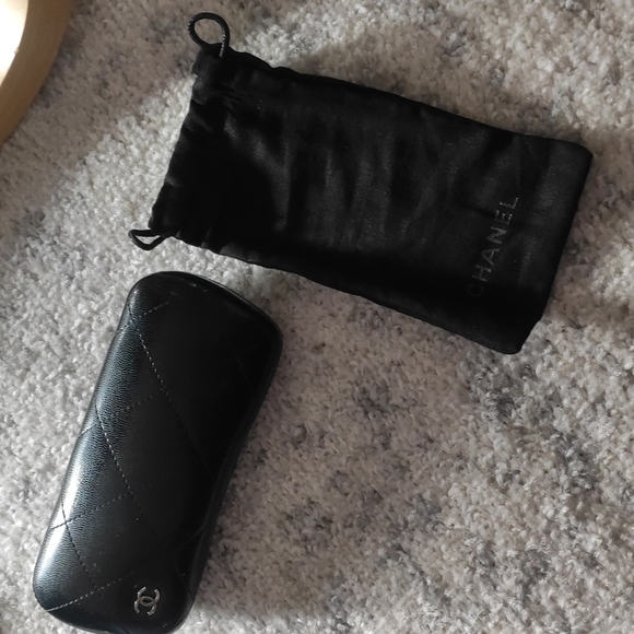 Chanel glasse case - Picture 2 of 9